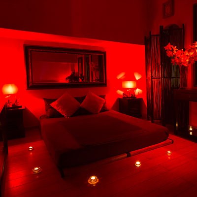 Passion dans la chambre rouge